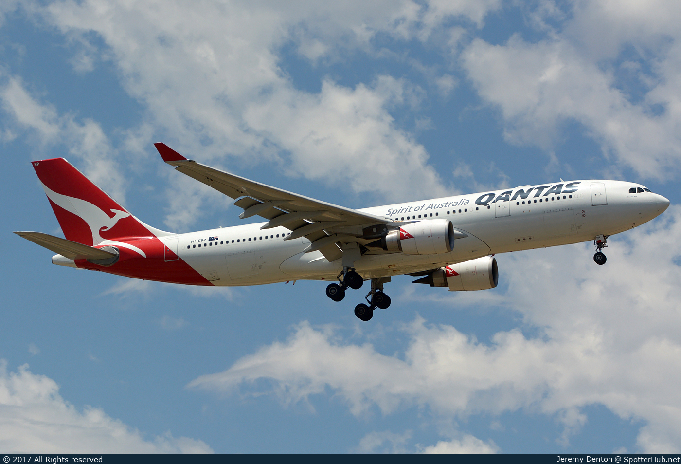 Photo of VH-EBP - Airbus A330-202 operated by Qantas