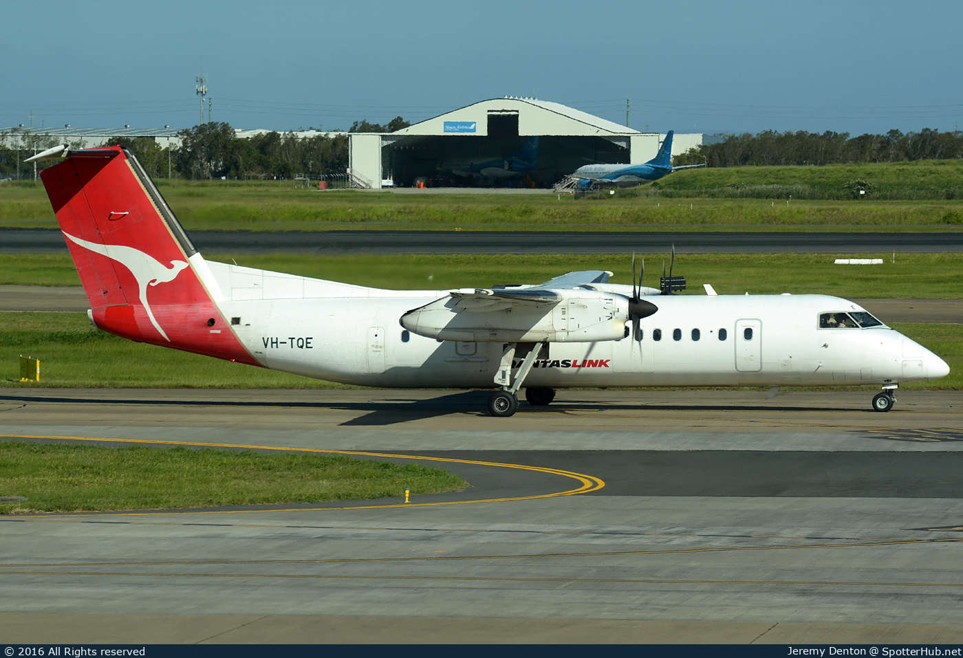 Photo of VH-TQE - Bombardier DHC-8-315 Dash 8 Q300 operated by QantasLink (opb Eastern Australia Airlines)