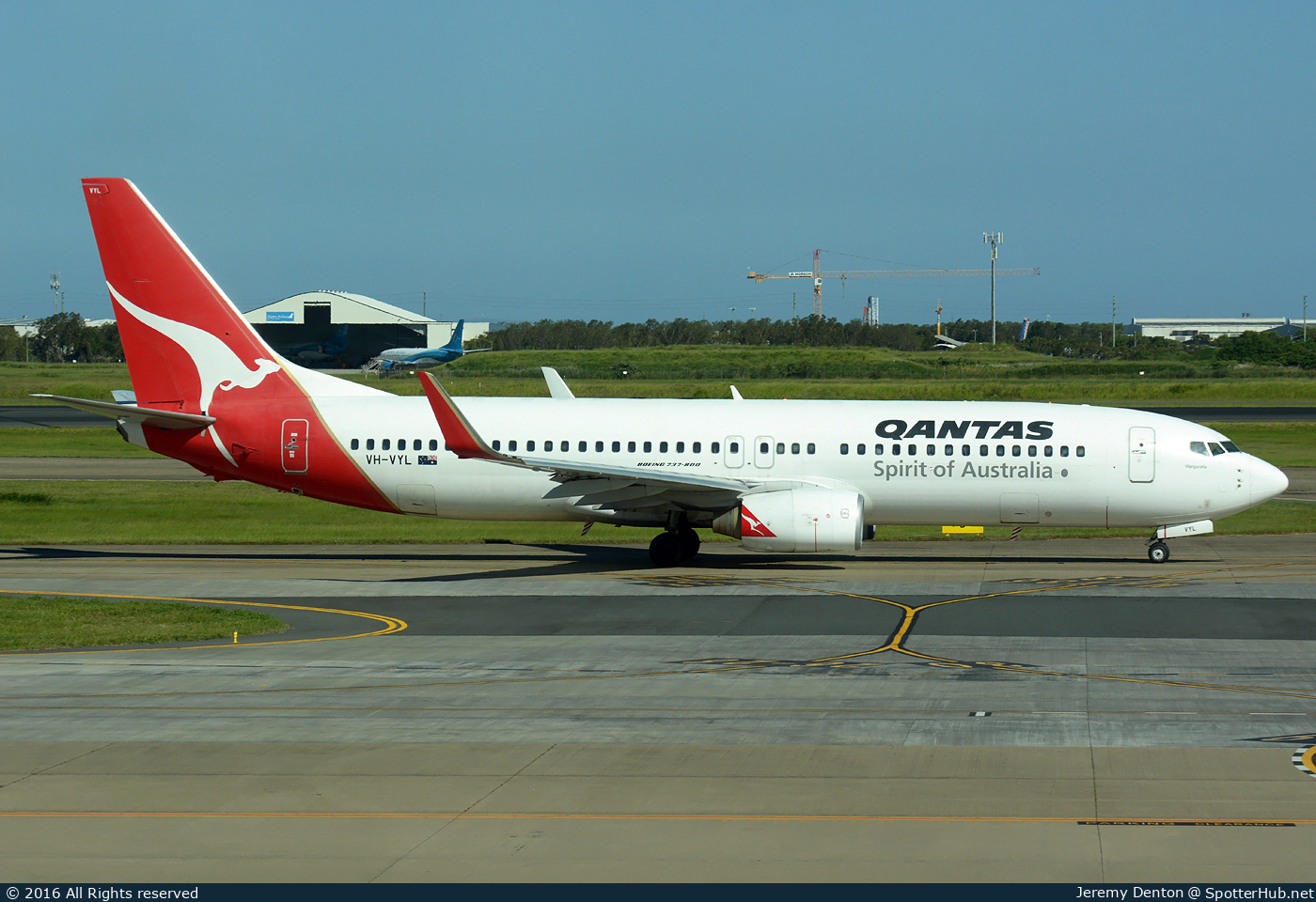 Photo of VH-VYL - Boeing 737-838 operated by Qantas