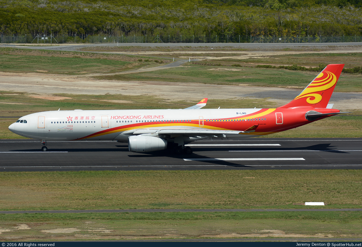 Photo of B-LNO - Airbus A330-343 operated by Hong Kong Airlines