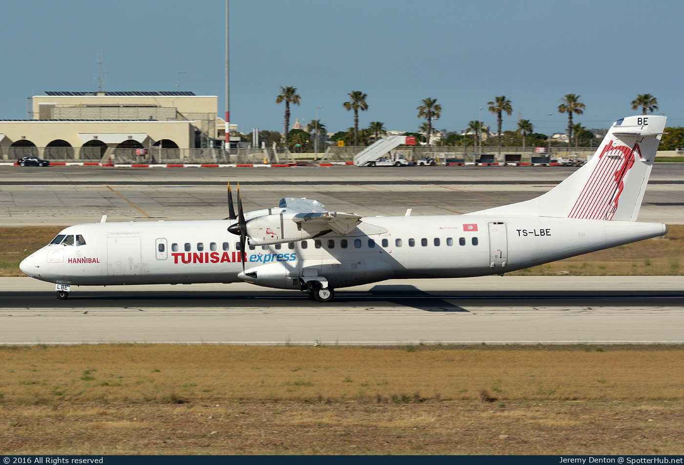 Photo of TS-LBE - ATR 72-500 operated by Tunisair Express