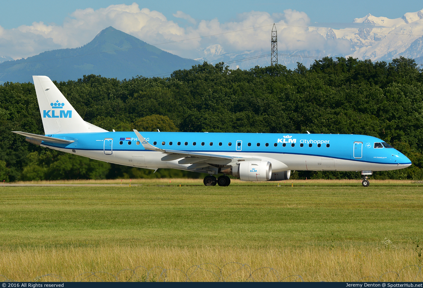 Photo of PH-EZG - Embraer ERJ-190STD operated by KLM Cityhopper