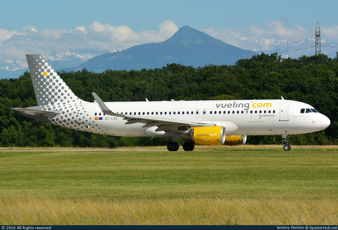 Photo of EC-LVU - Airbus A320-214 operated by Vueling