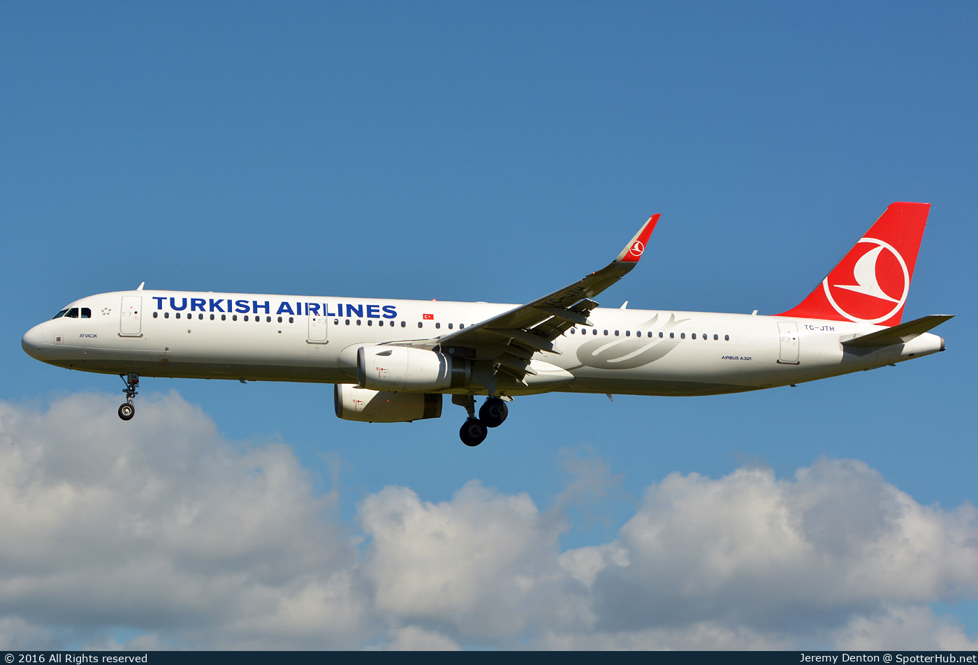 Photo of TC-JTH - Airbus A321-231 operated by Turkish Airlines