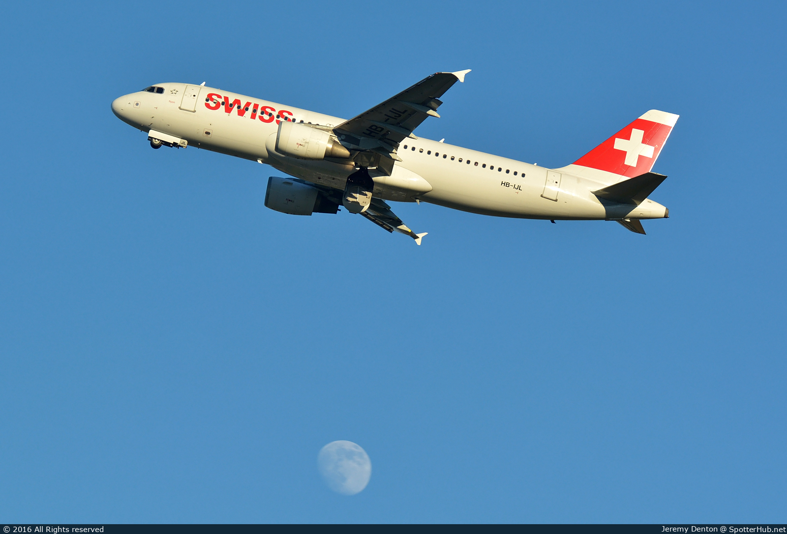 Photo of HB-IJL - Airbus A320-214 operated by Swiss International Air Lines