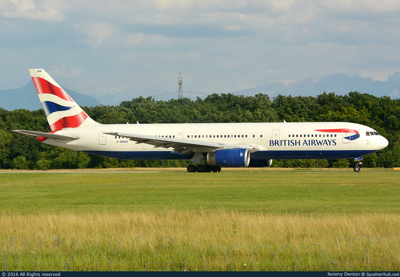 Photo of G-BNWM - Boeing 767-336(ER) operated by British Airways