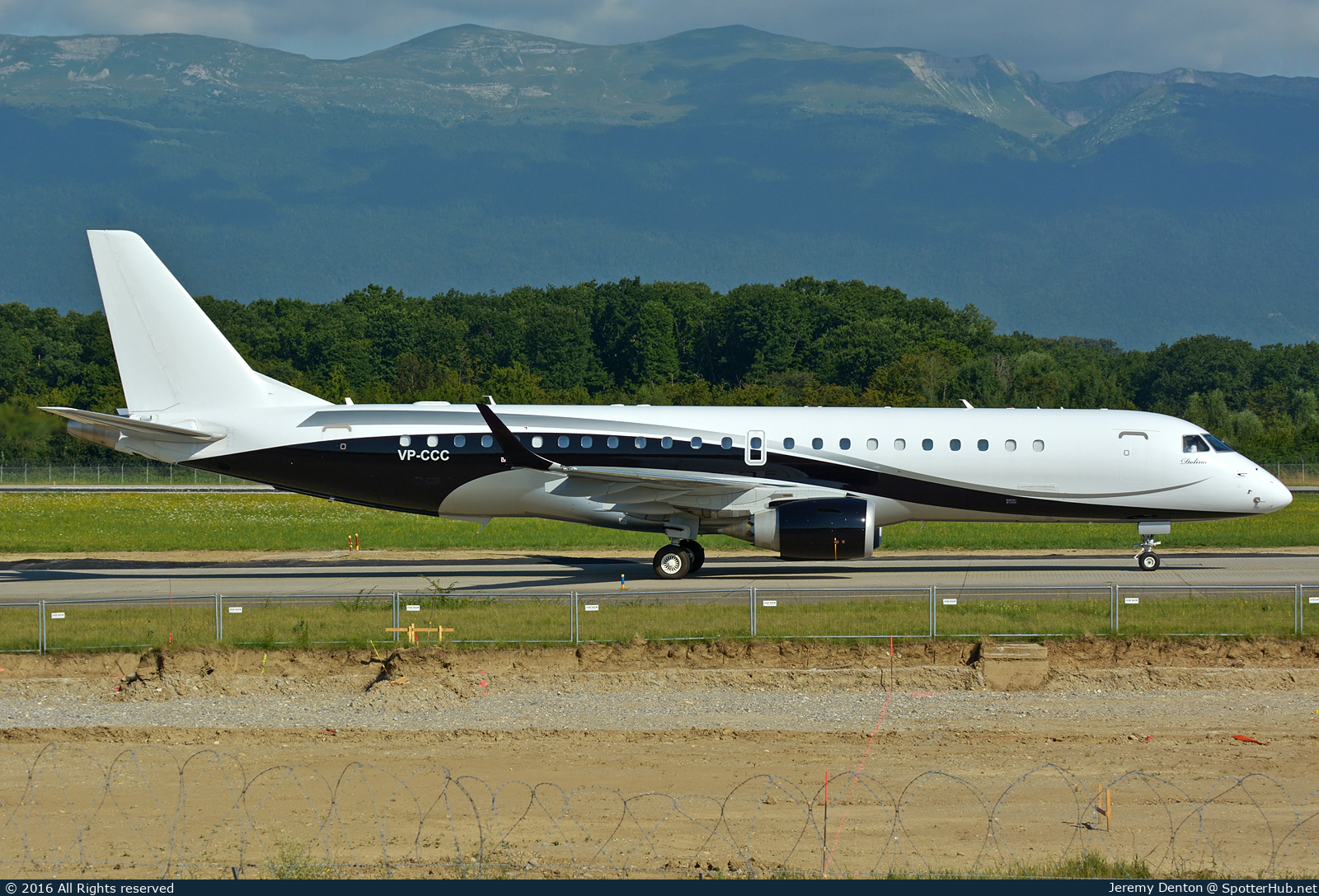 Photo of VP-CCC - Embraer Lineage 1000 operated by Arab Wings Company