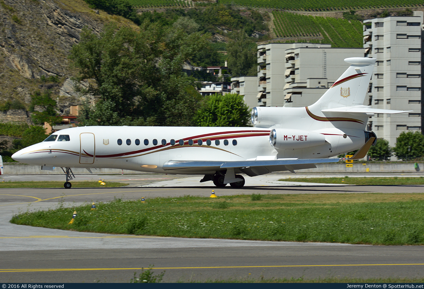 Photo of M-YJET - Dassault Falcon 7X operated by Private