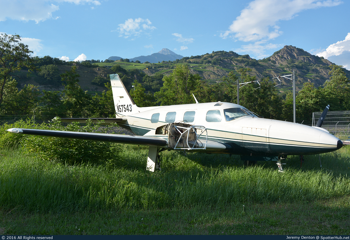 Photo of N57543 - Piper PA-31P-425 Pressurized Navajo operated by Private