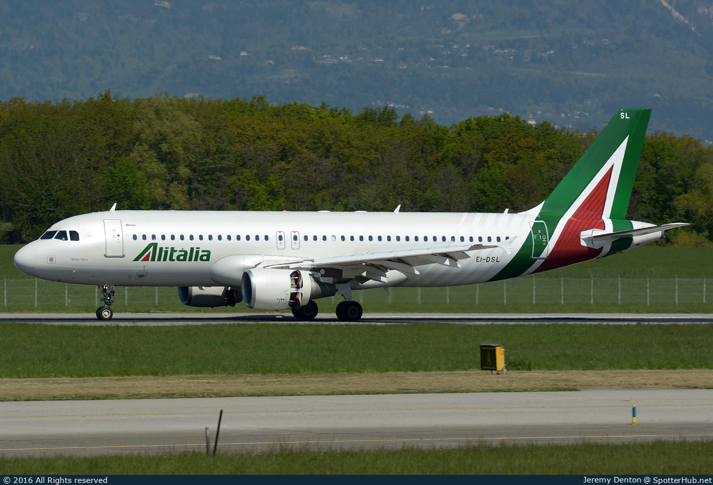 Photo of EI-DSL - Airbus A320-216 operated by Alitalia
