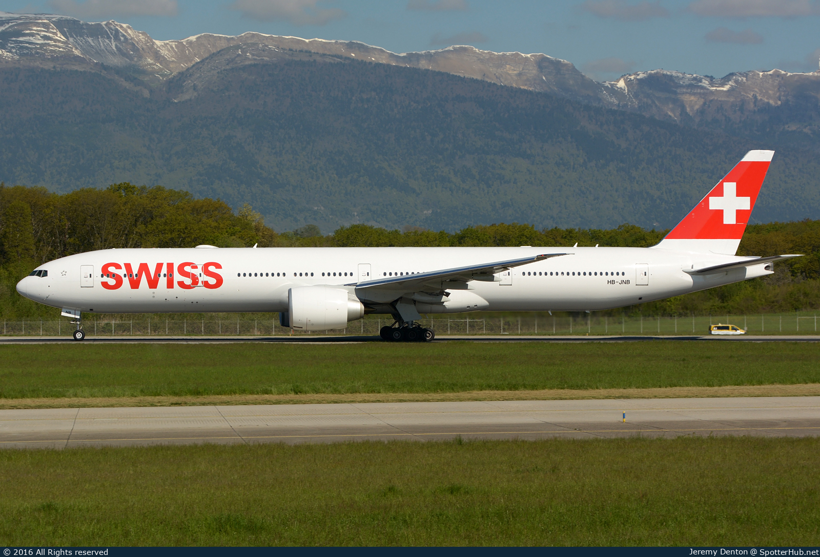 Photo of HB-JNB - Boeing 777-3DE(ER) operated by Swiss International Air Lines