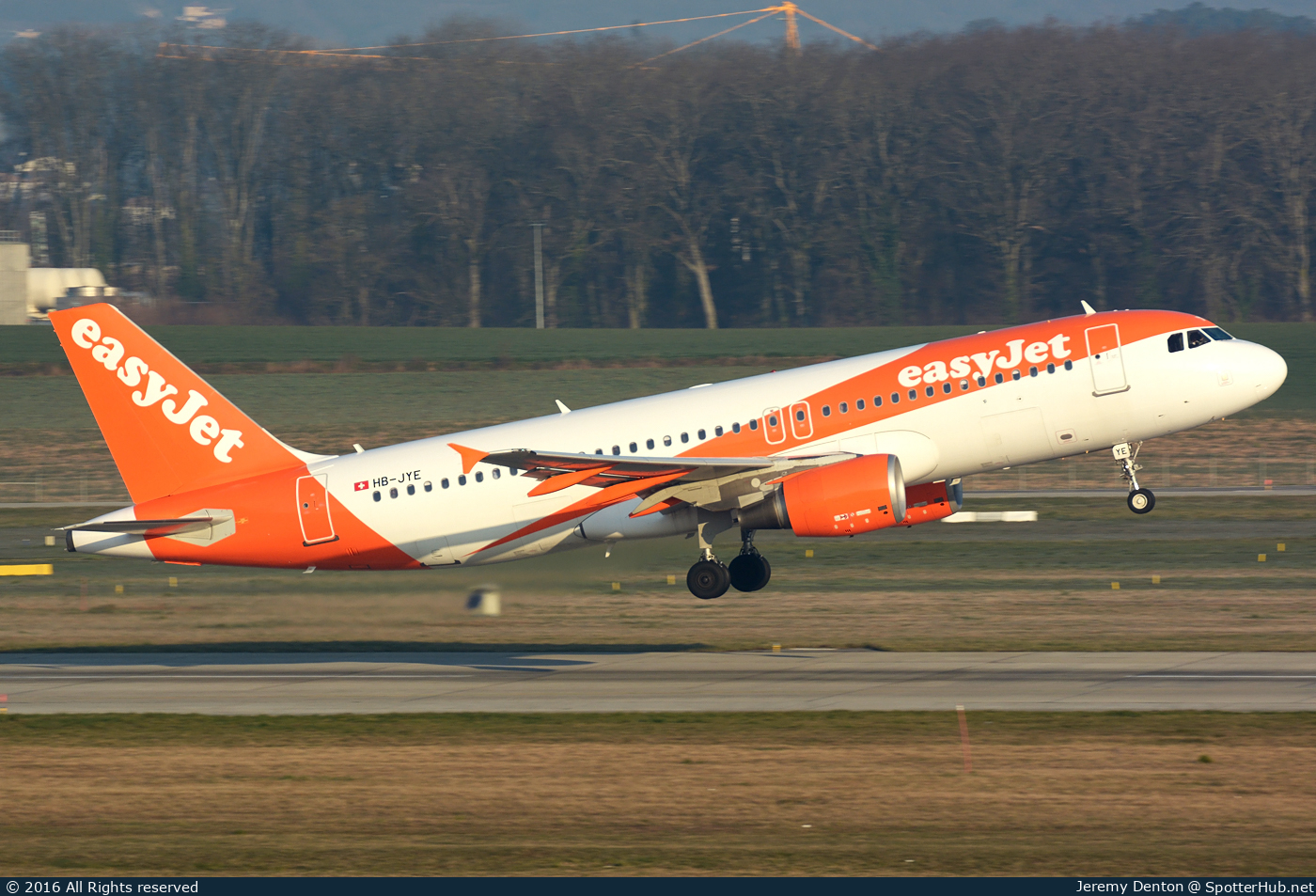 Photo of HB-JYE - Airbus A320-214 operated by easyJet Switzerland