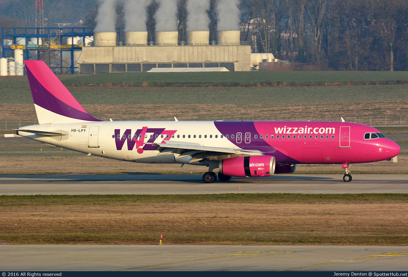 Photo of HA-LPY - Airbus A320-232 operated by Wizz Air