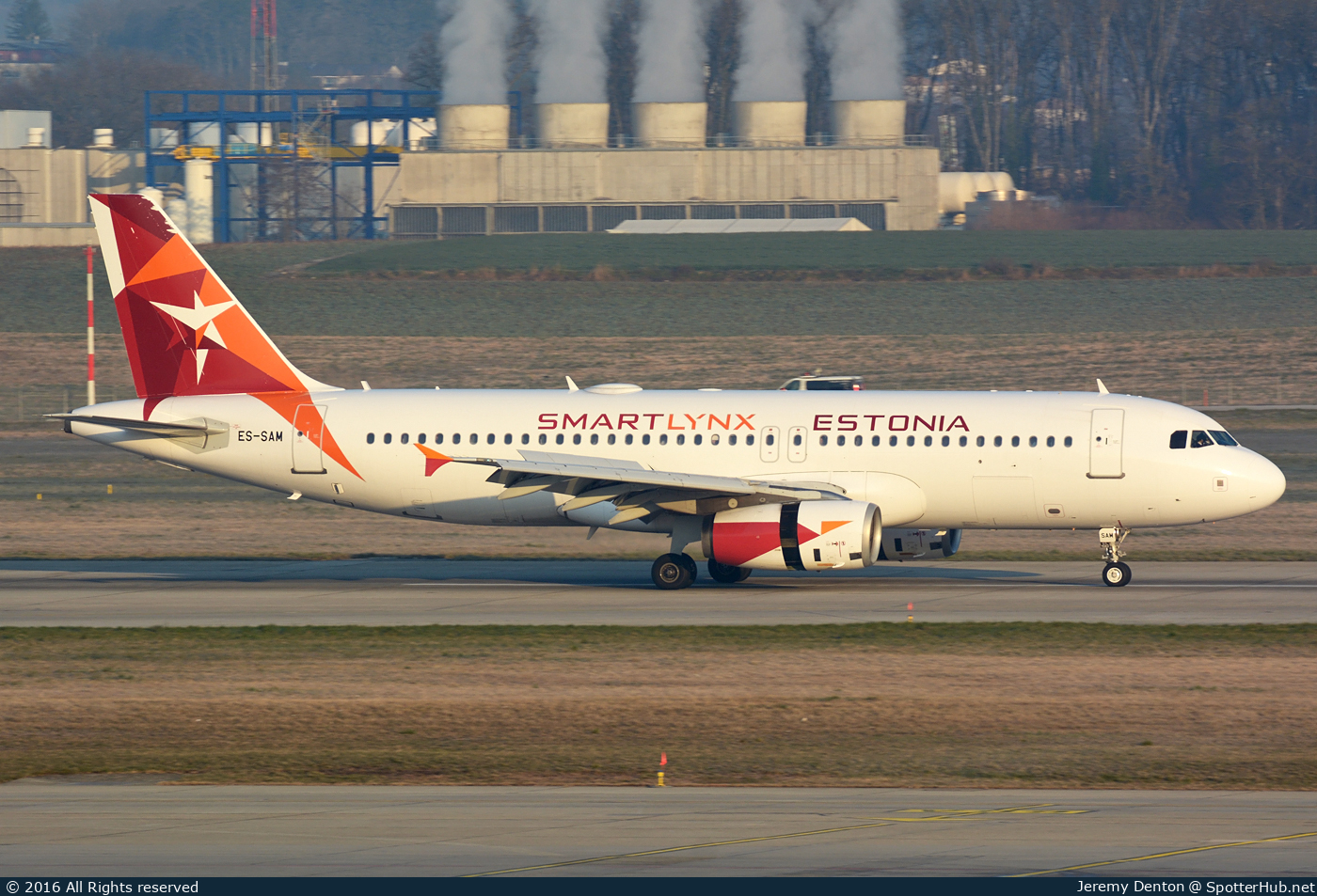 Photo of ES-SAM - Airbus A320-232 operated by SmartLynx Estonia