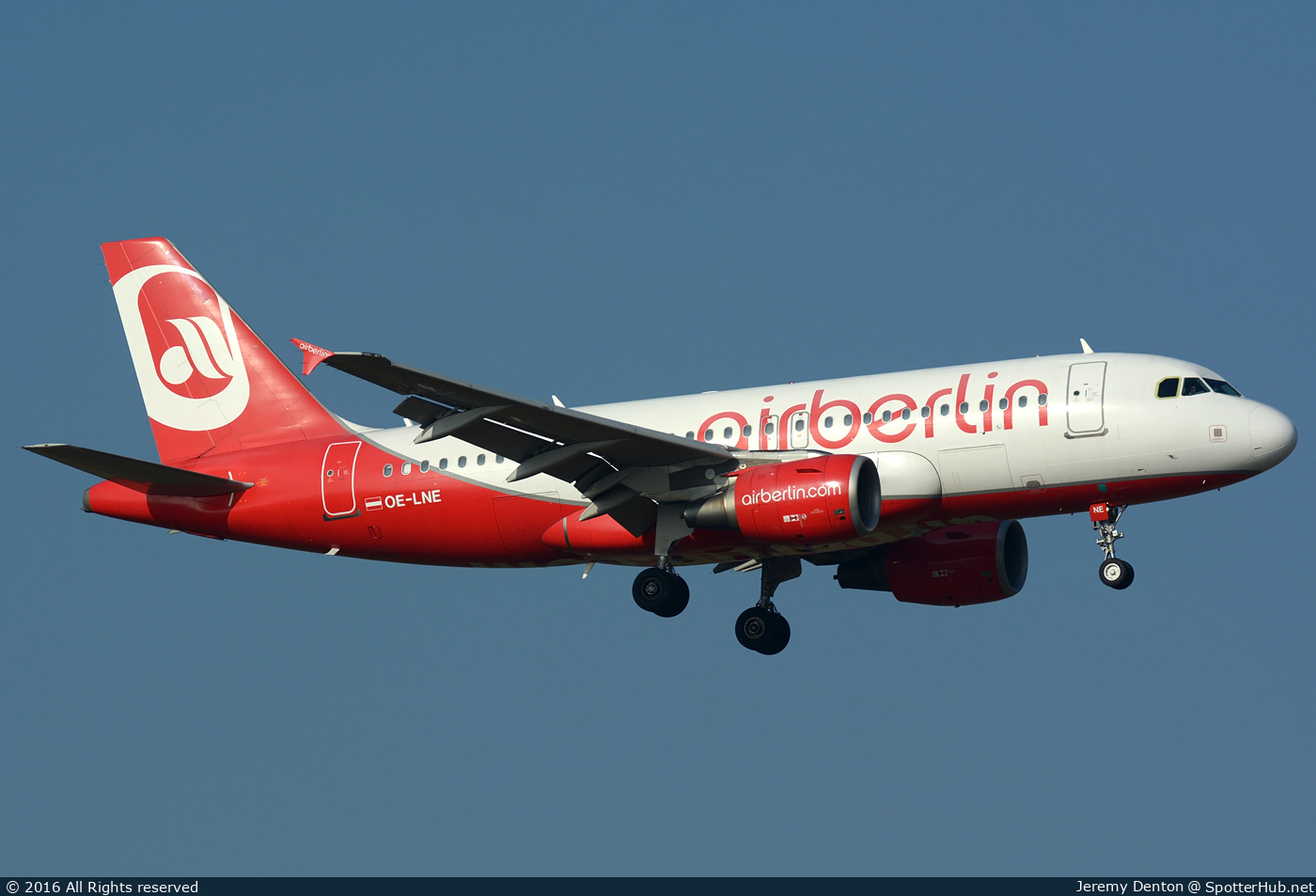 Photo of OE-LNE - Airbus A319-112 operated by Air Berlin (opb Niki)