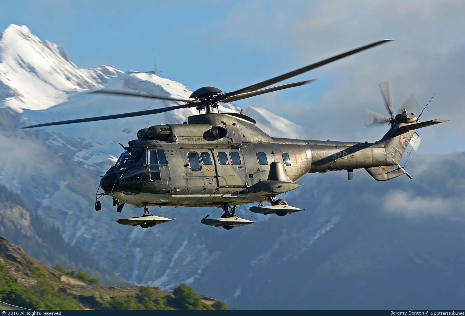Photo of T-320 - Aérospatiale AS332M1 Super Puma operated by Swiss Air Force