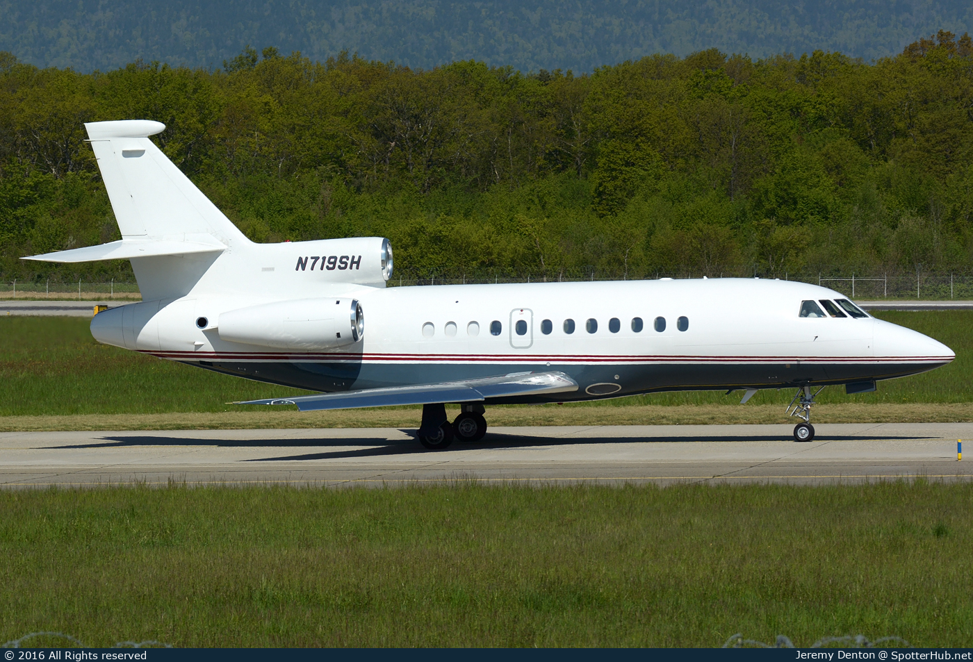 Photo of N719SH - Dassault Falcon 900EX operated by Private