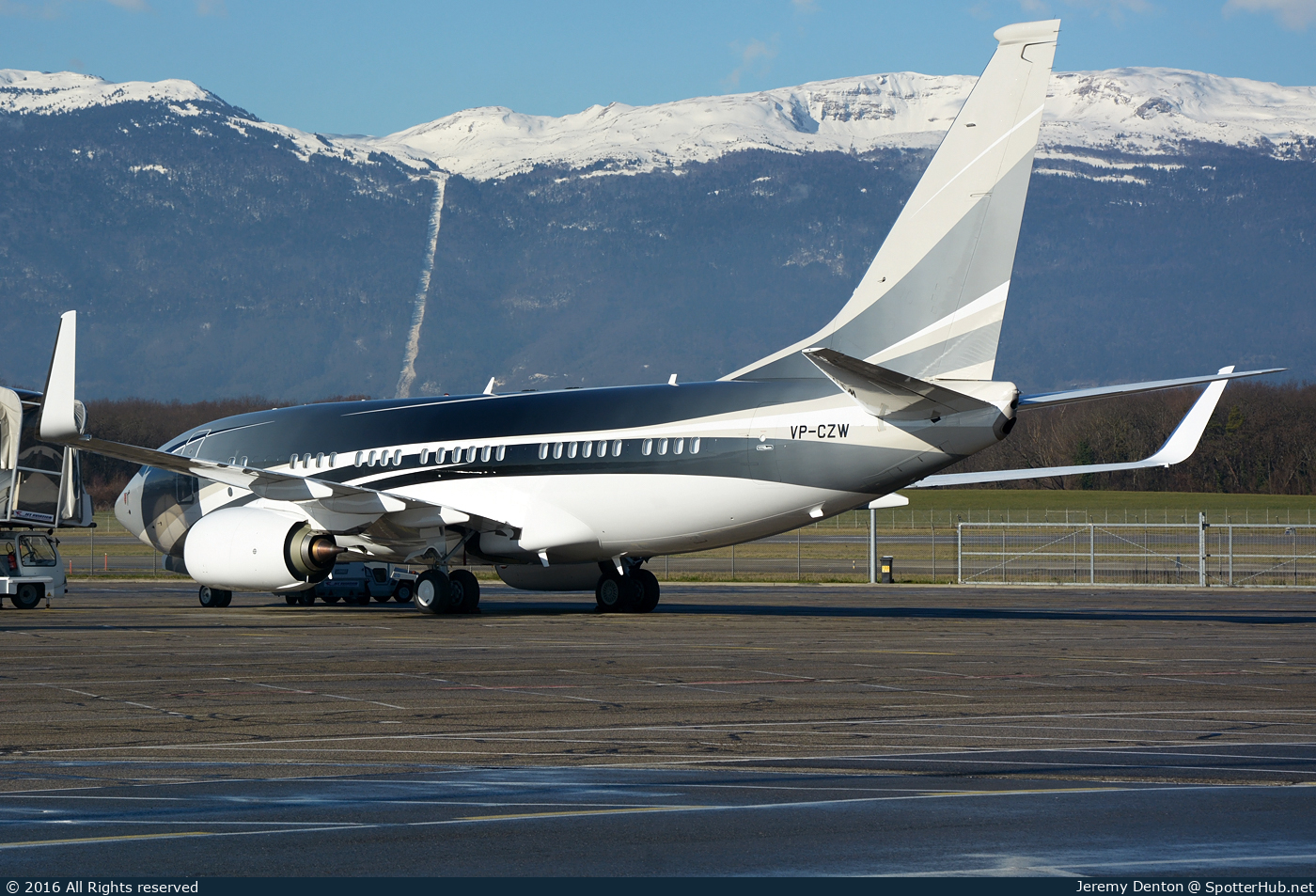 Photo of VP-CZW - Boeing 737-7JW(BBJ) operated by Private