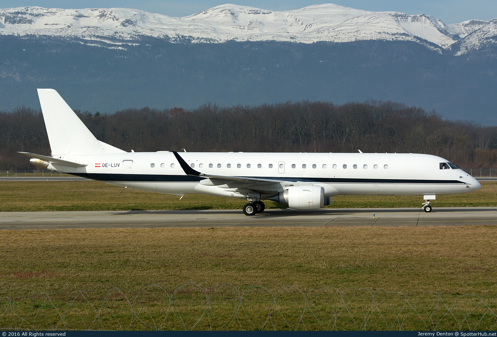 Photo of OE-LUV - Embraer Lineage 1000 operated by International Jet Management