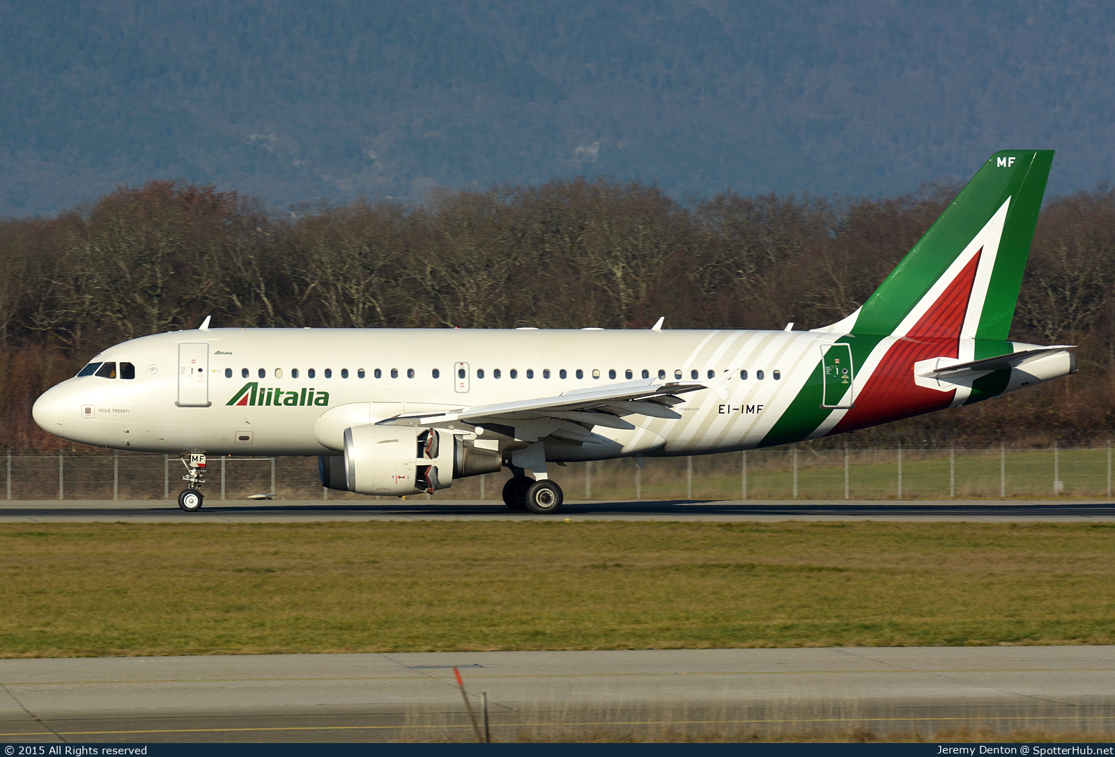 Photo of EI-IMF - Airbus A319-112 operated by Alitalia