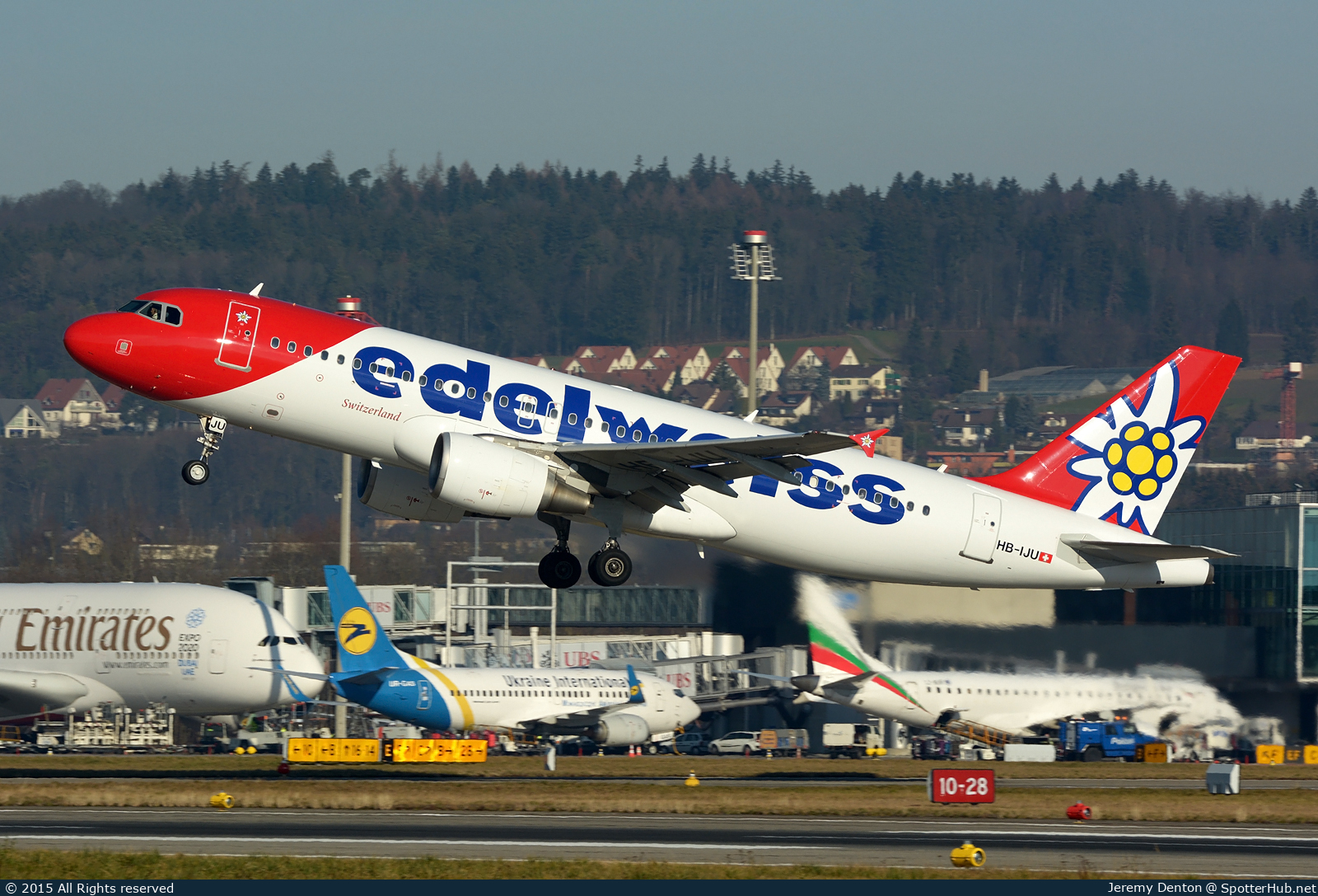 Photo of HB-IJU - Airbus A320-214 operated by Edelweiss Air