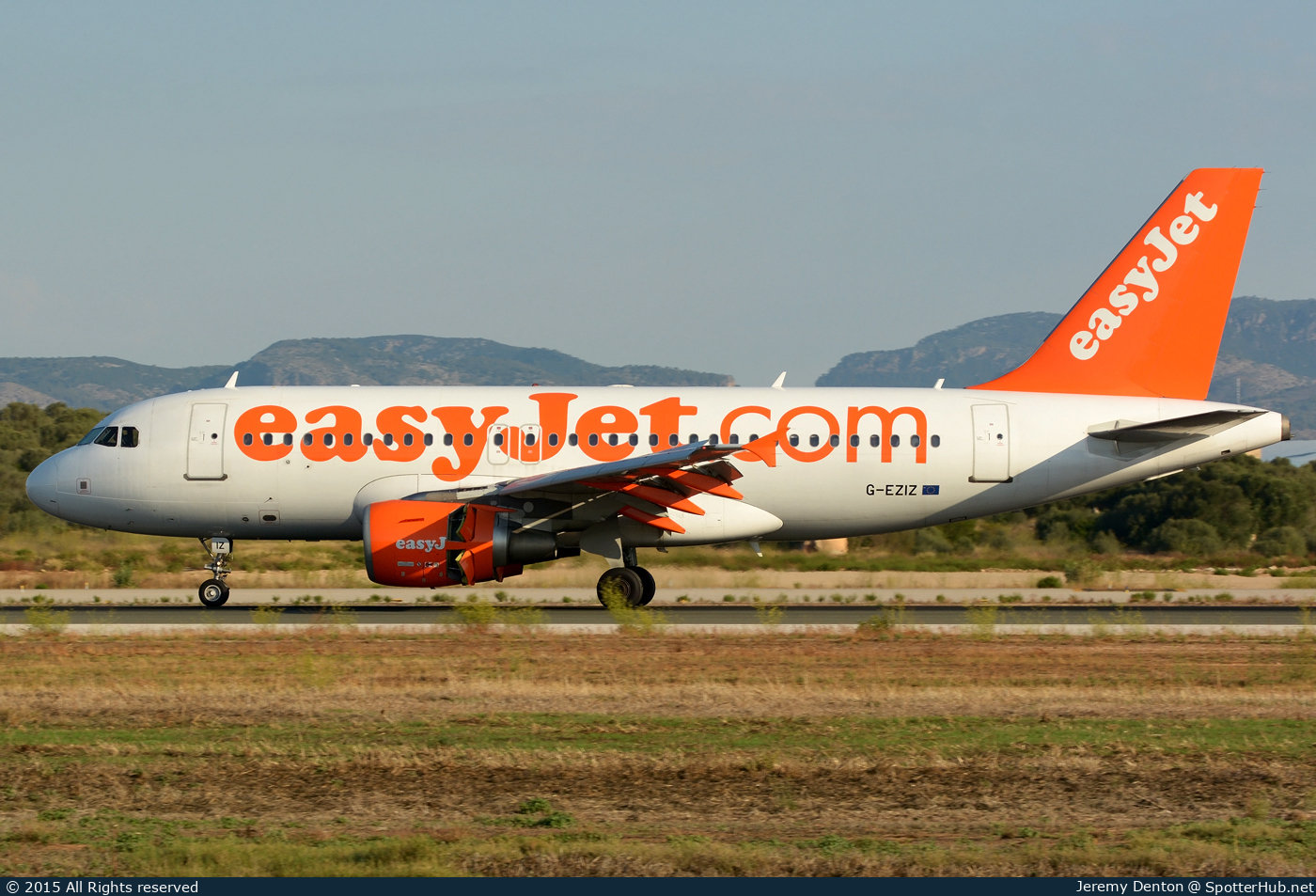 Photo of G-EZIZ - Airbus A319-111 operated by easyJet