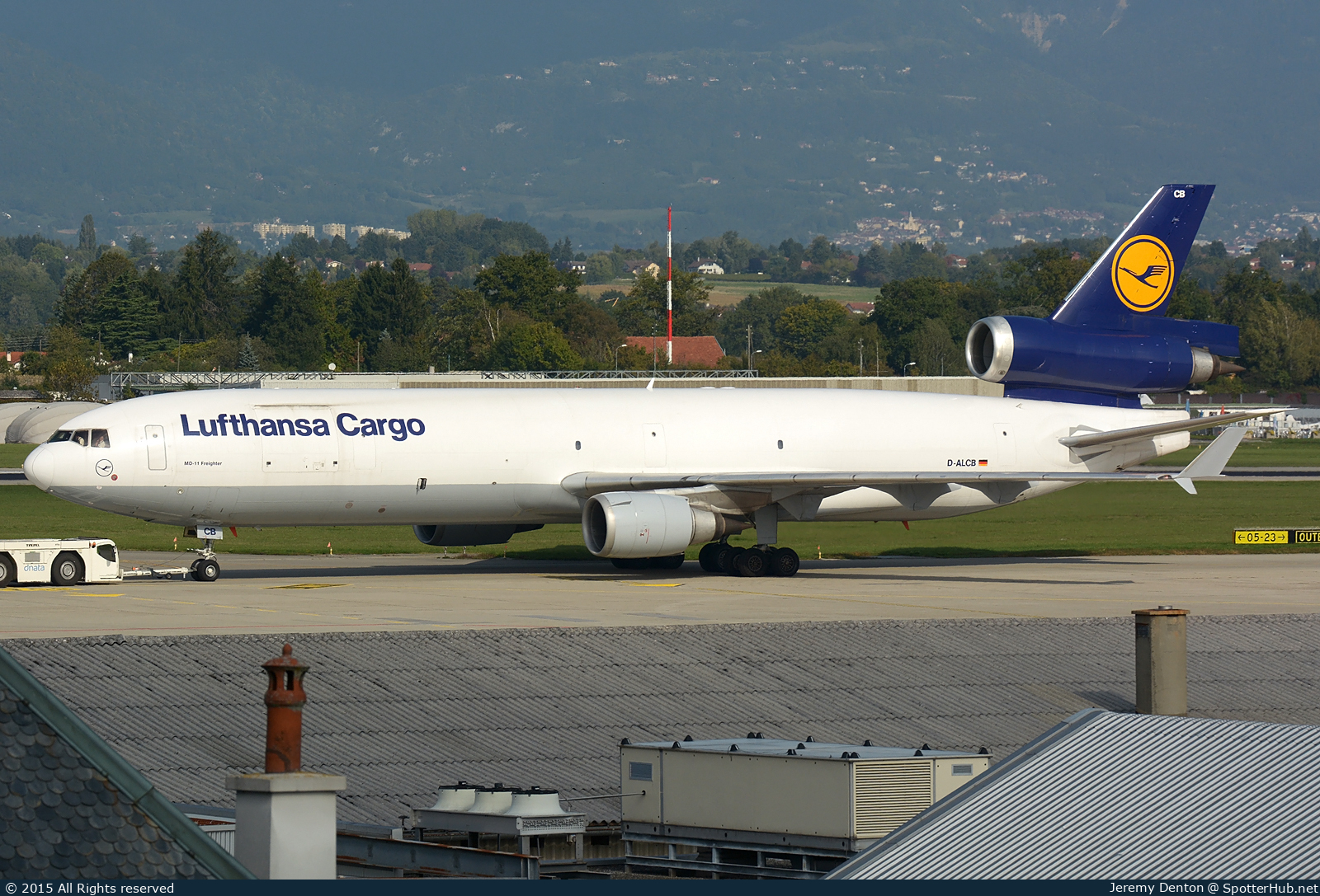 Photo of D-ALCB - McDonnell Douglas MD-11(F) operated by Lufthansa Cargo
