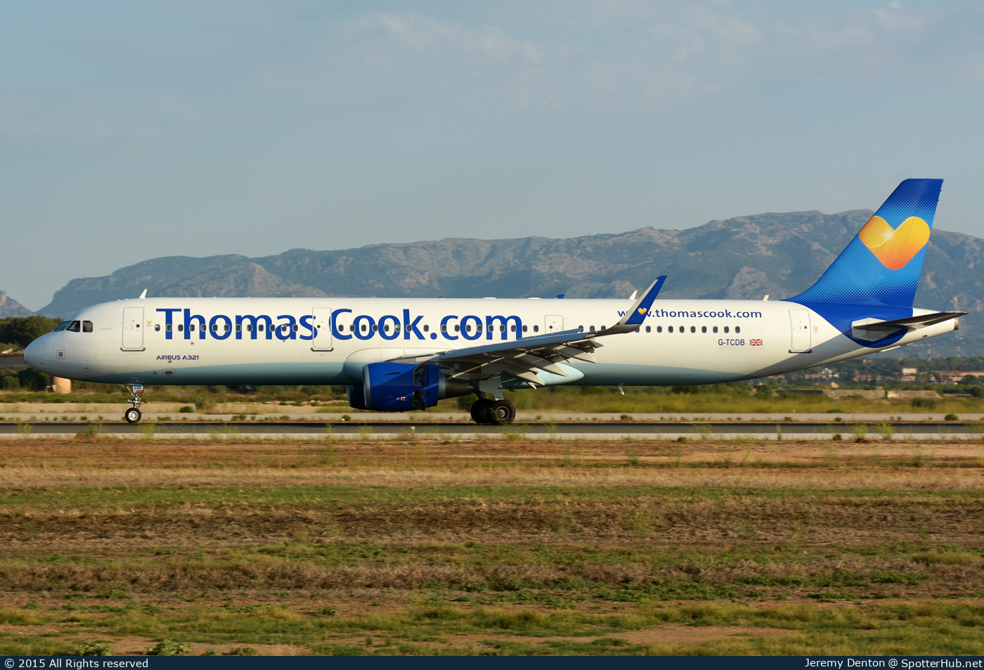 Photo of G-TCDB - Airbus A321-211 operated by Thomas Cook Airlines