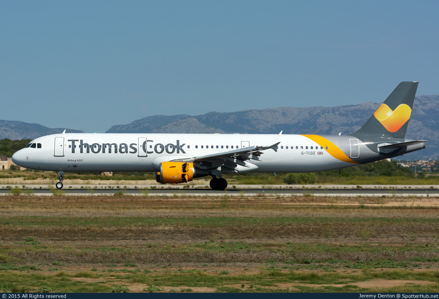 Photo of G-TCDZ - Airbus A321-211 operated by Thomas Cook Airlines