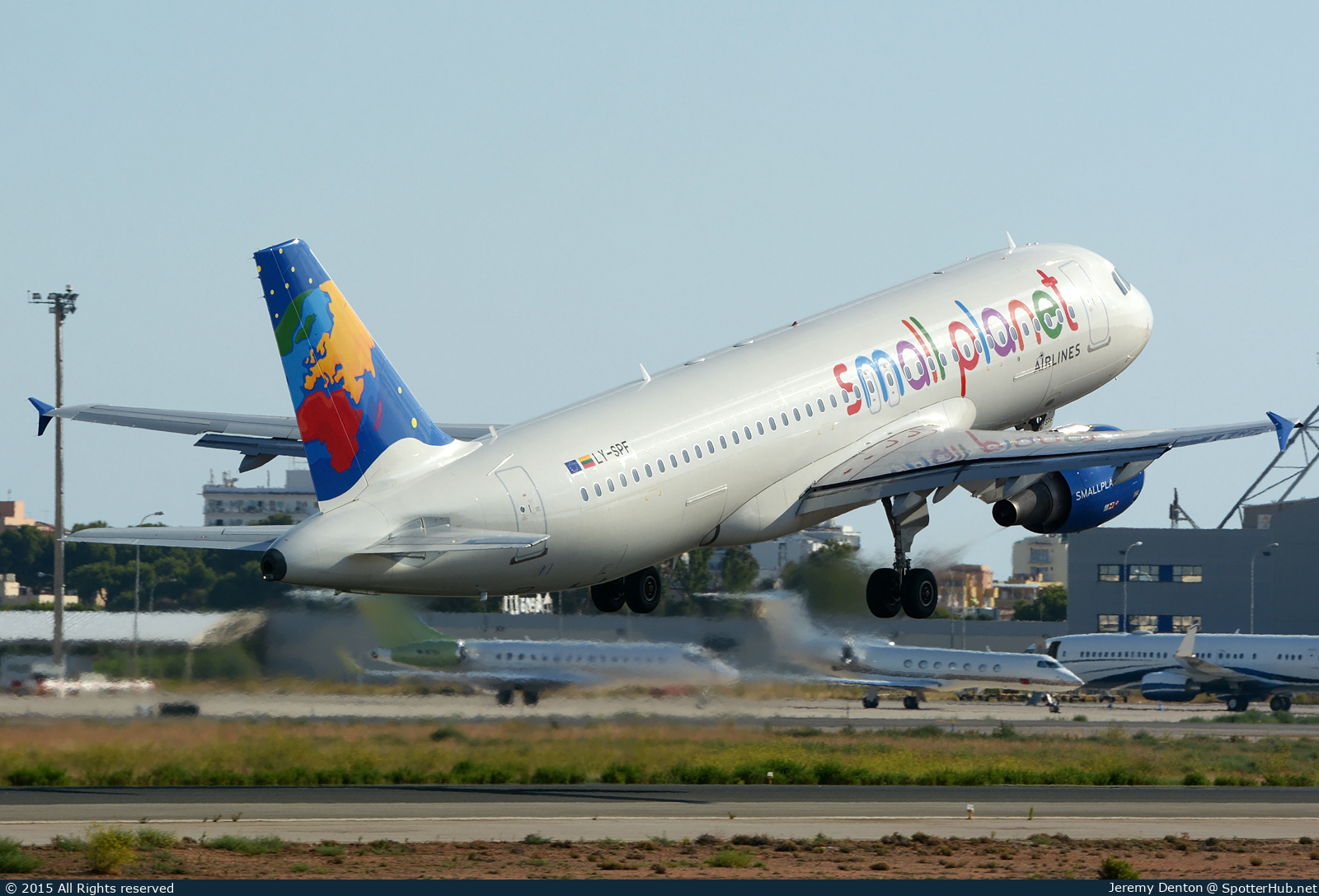 Photo of LY-SPF - Airbus A320-214 operated by Small Planet Airlines