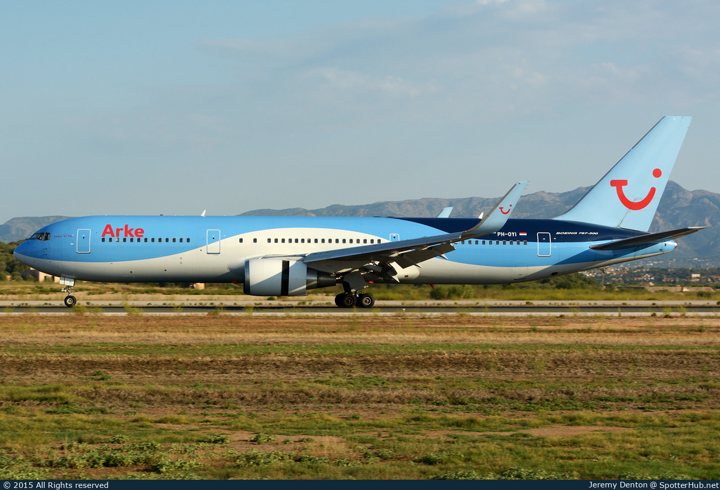 Photo of PH-OYI - Boeing 767-304(ER) operated by Arke