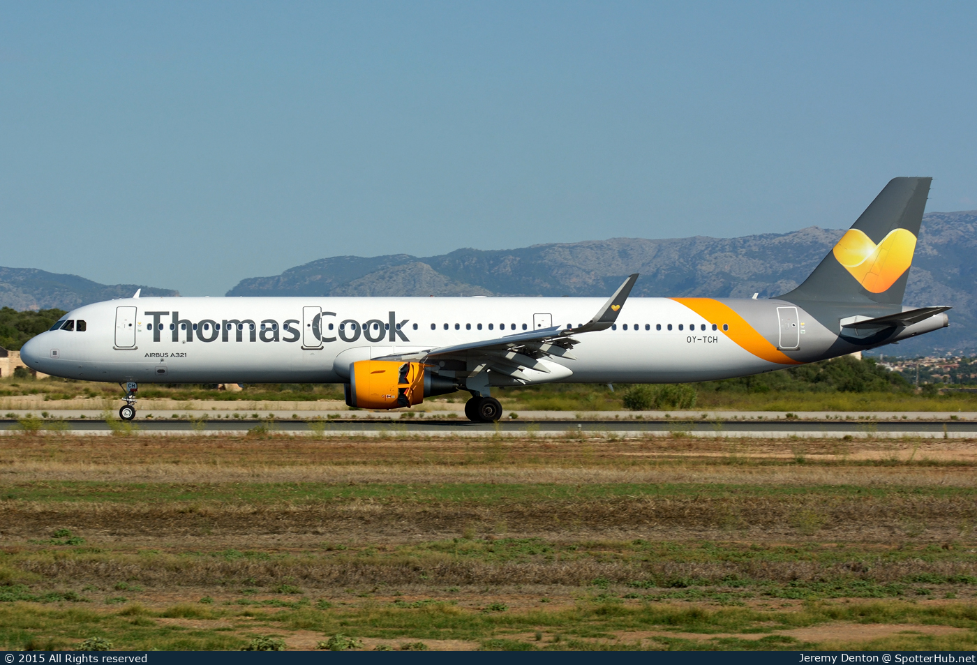 Photo of OY-TCH - Airbus A321-211 operated by Thomas Cook Airlines Scandinavia