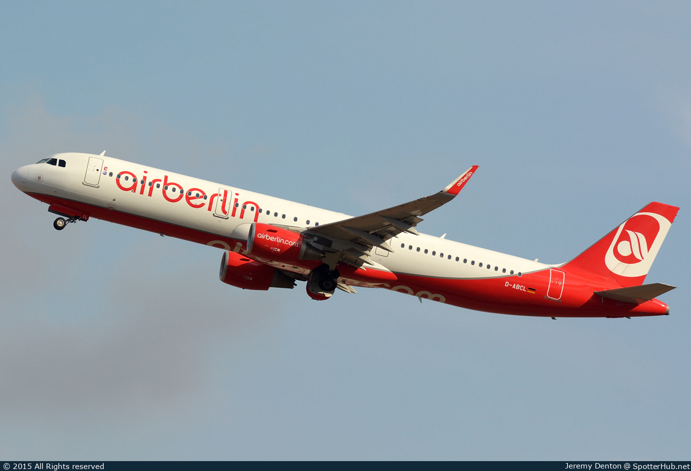 Photo of D-ABCL - Airbus A321-211 operated by Air Berlin