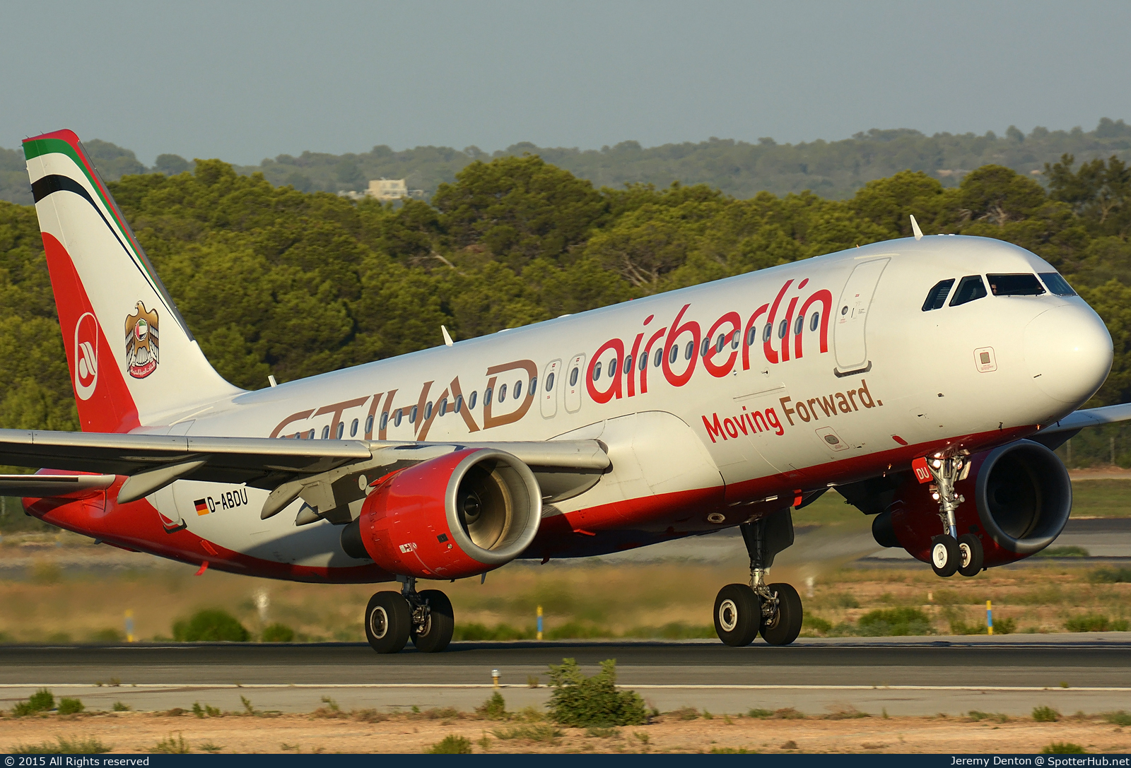 Photo of D-ABDU - Airbus A320-214 operated by Air Berlin