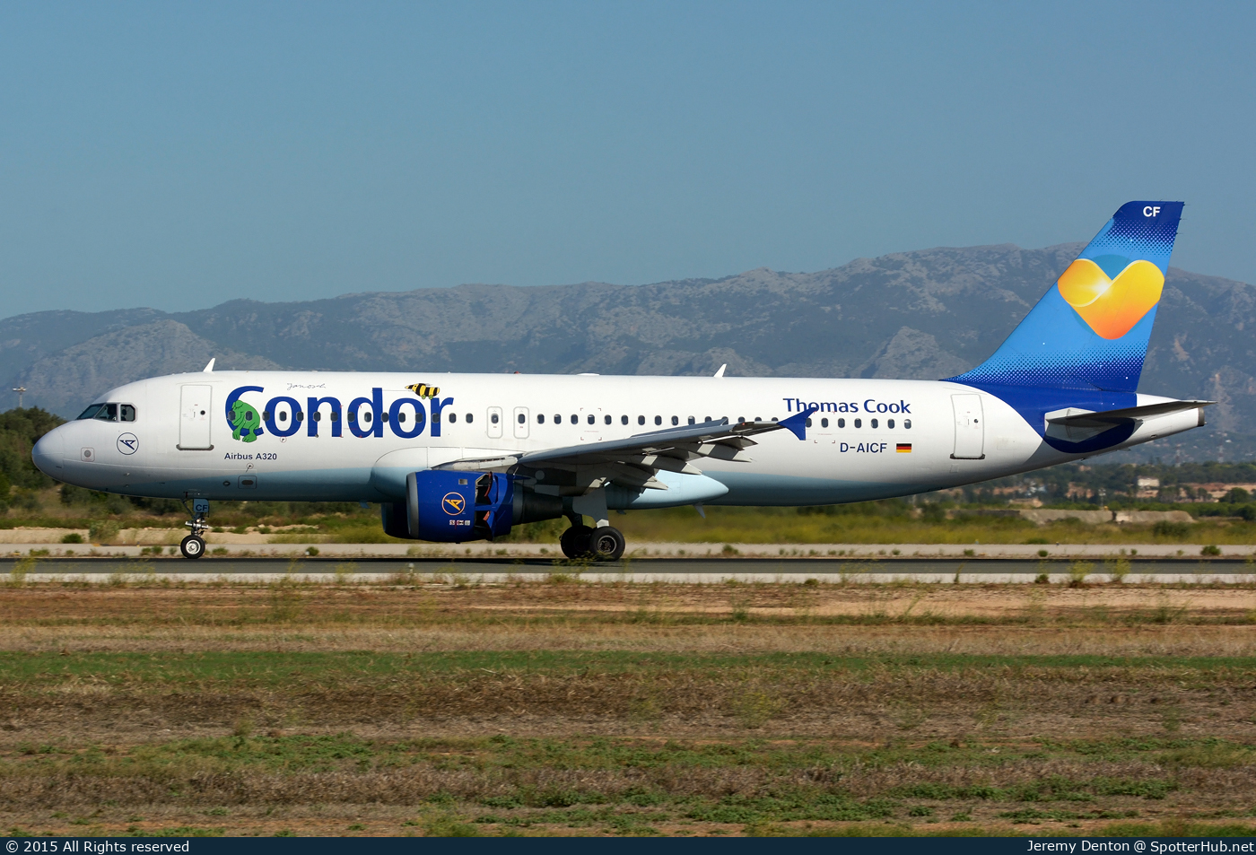 Photo of D-AICF - Airbus A320-212 operated by Condor