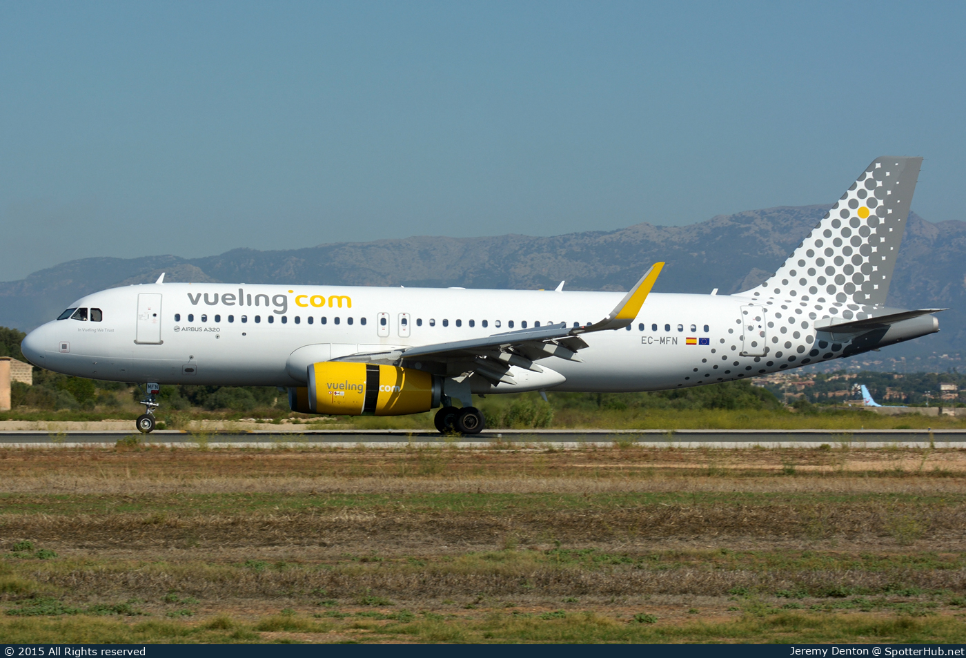 Photo of EC-MFN - Airbus A320-232 operated by Vueling