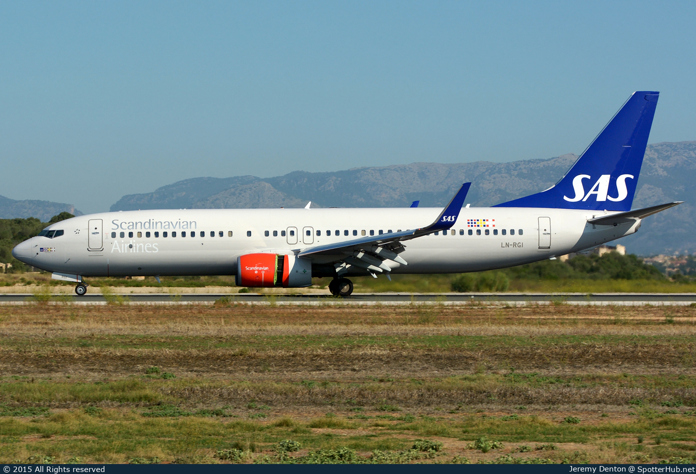 Photo of LN-RGI - Boeing 737-86N operated by SAS Scandinavian Airlines