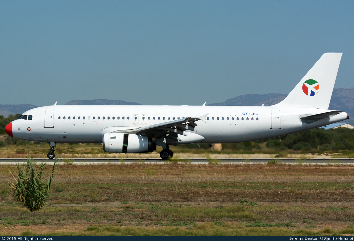 Photo of OY-LHD - Airbus A320-231 operated by DAT Danish Air Transport