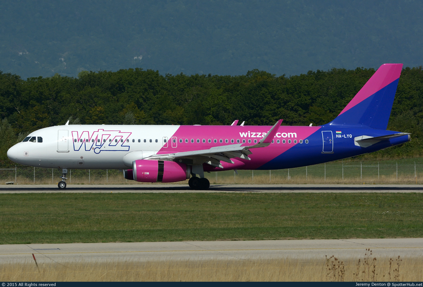Photo of HA-LYQ - Airbus A320-232 operated by Wizz Air