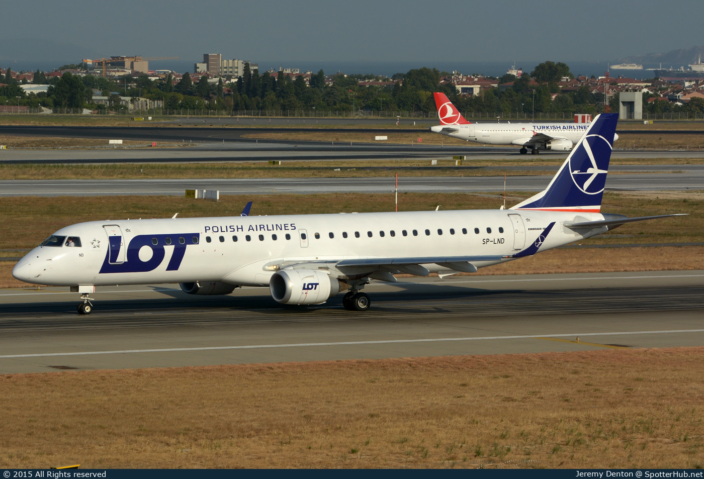 Photo of SP-LND - Embraer ERJ-195LR operated by LOT Polish Airlines