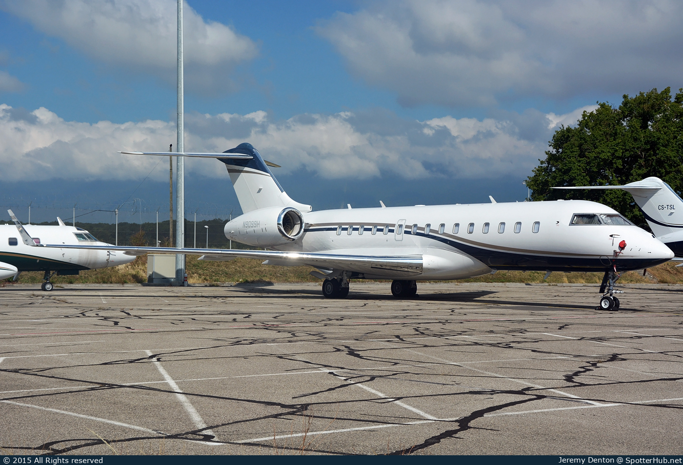 Photo of N9099H - Bombardier Global 6000 operated by TAG Aviation Asia