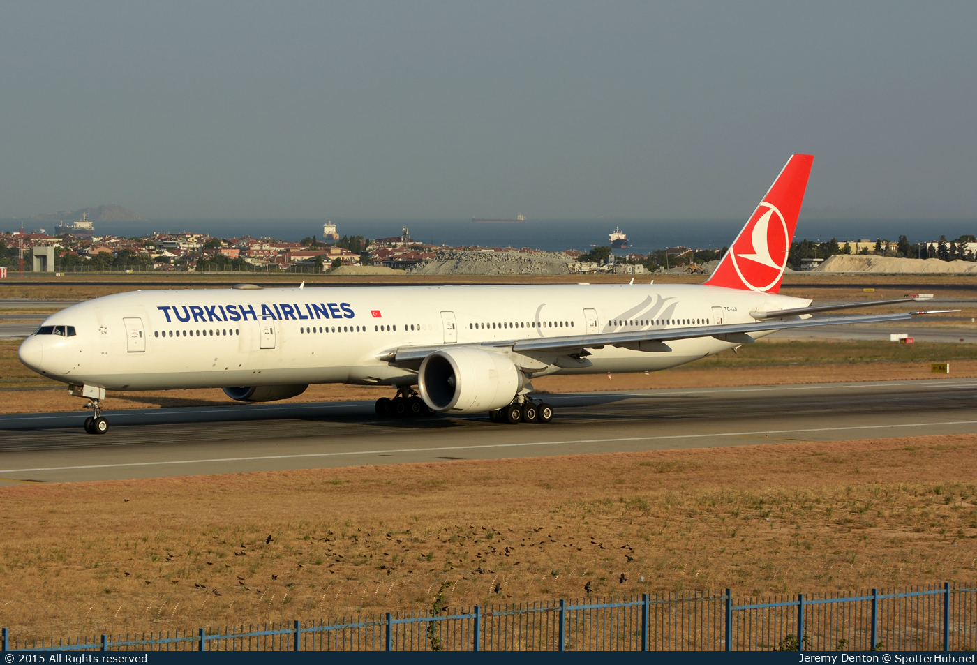Photo of TC-JJI - Boeing 777-3F2(ER) operated by Turkish Airlines
