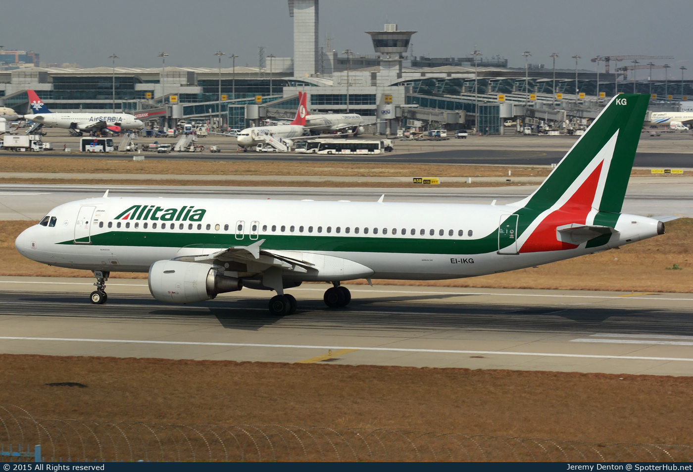 Photo of EI-IKG - Airbus A320-214 operated by Alitalia