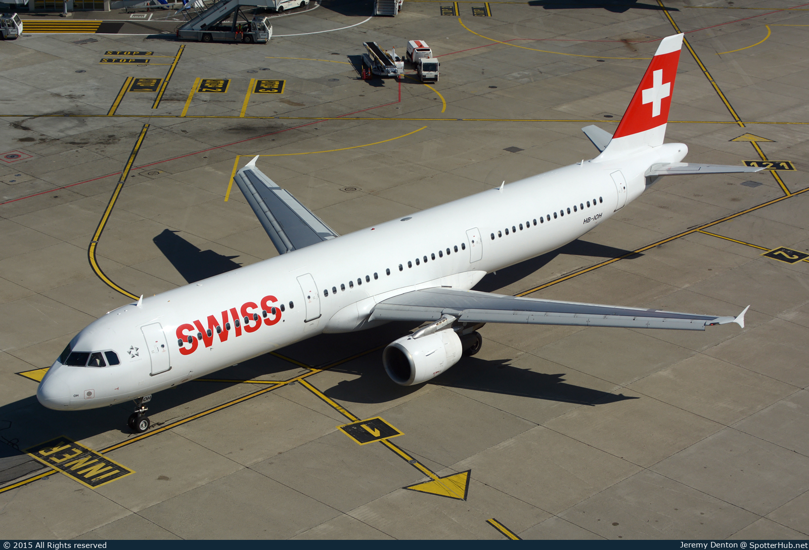 Photo of HB-IOH - Airbus A321-111 operated by Swiss International Air Lines