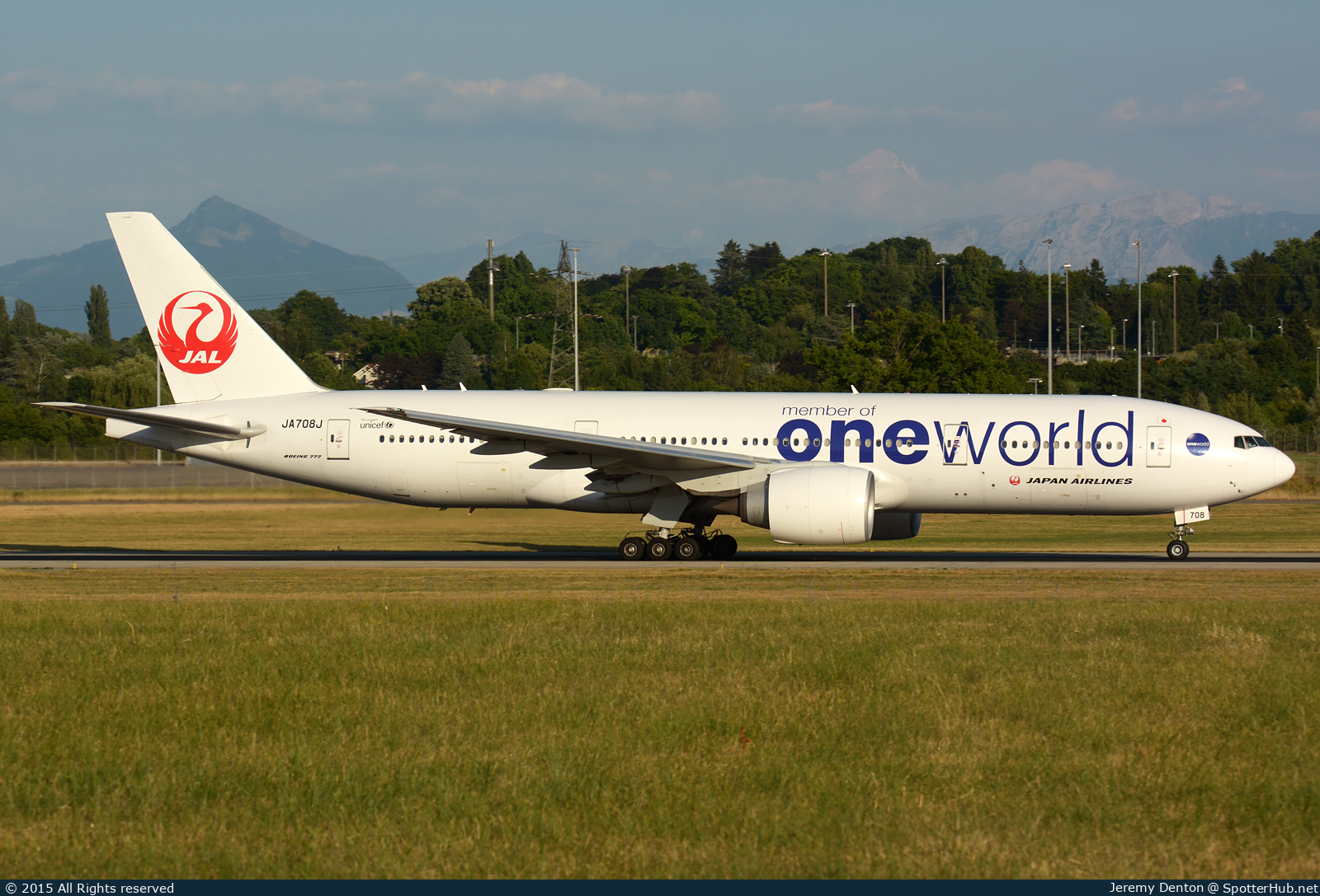 Photo of JA708J - Boeing 777-246(ER) operated by Japan Airlines