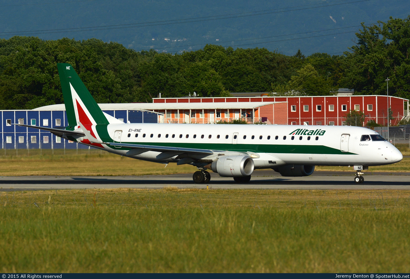 Photo of EI-RNE - Embraer ERJ-190STD operated by Alitalia CityLiner
