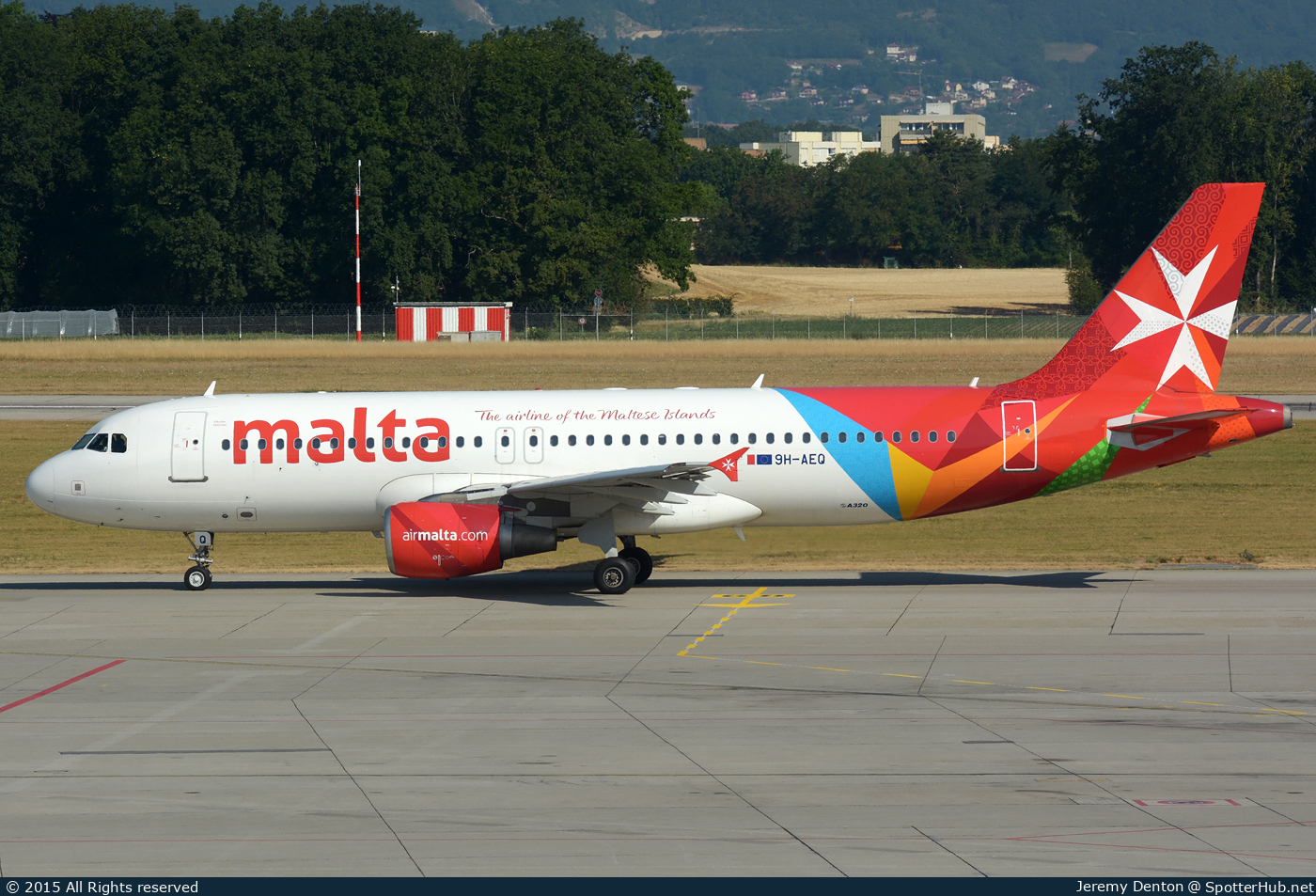 Photo of 9H-AEQ - Airbus A320-214 operated by Air Malta