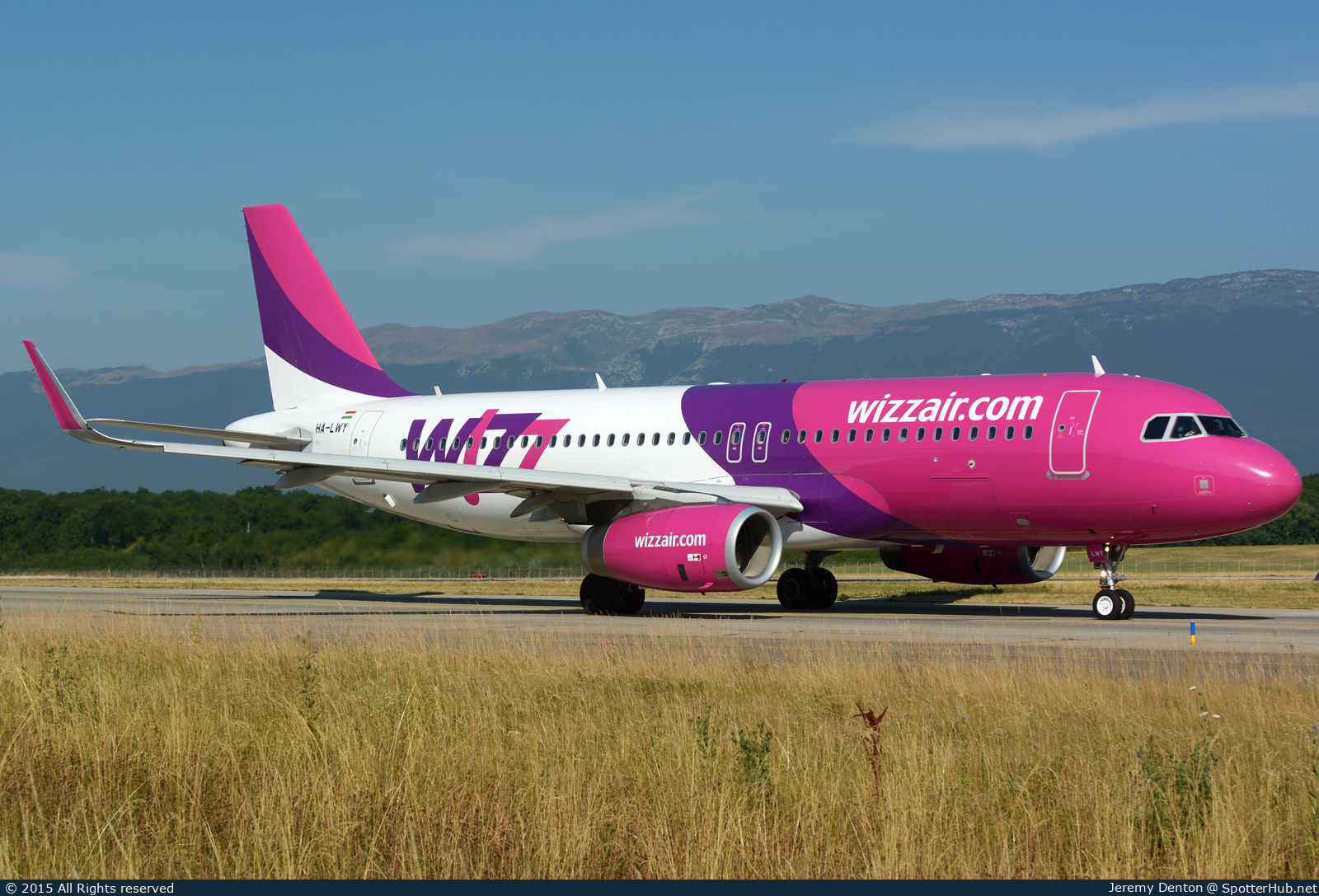 Photo of HA-LWY - Airbus A320-232 operated by Wizz Air