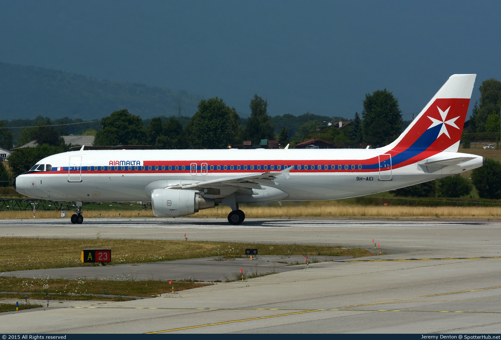 Photo of 9H-AEI - Airbus A320-214 operated by Air Malta