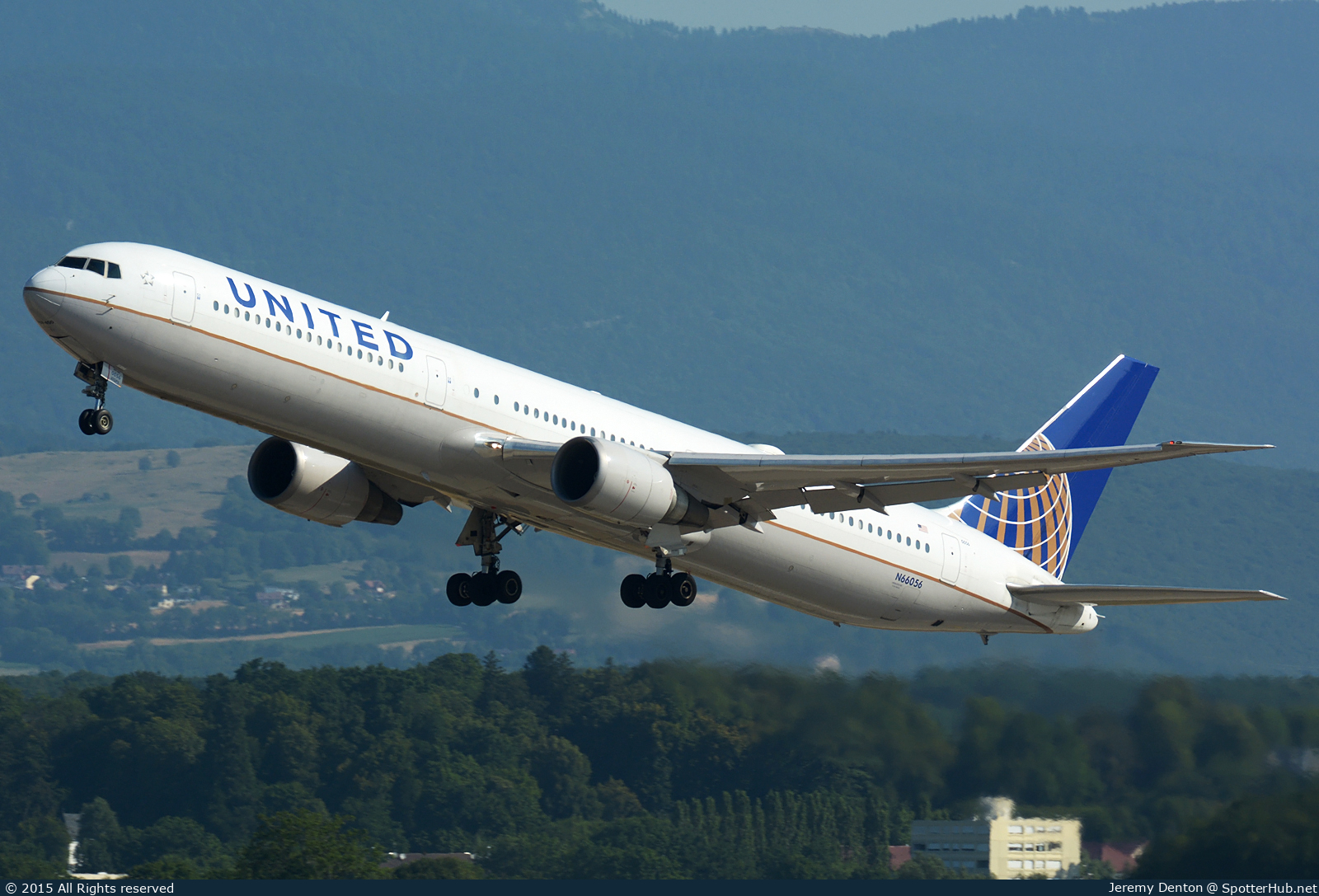 Photo of N66056 - Boeing 767-424(ER) operated by United Airlines